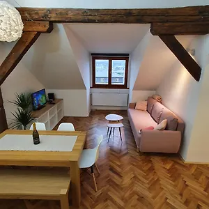https://prague-castle-view-apartment-prague.praguehotelsweb.com